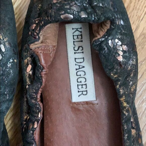 KELSI DAGGER EMBELLISHED DETAIL FLATS SIZE… - Picture 3 of 7